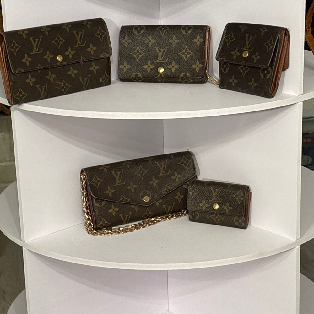 Louis Vuitton Brown and Gold Monogram small wallet. - Picture 5 of 5